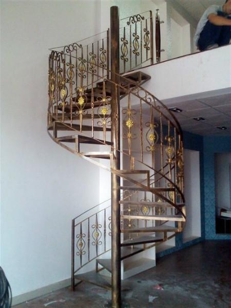 供應戶外旋轉(zhuǎn)梯