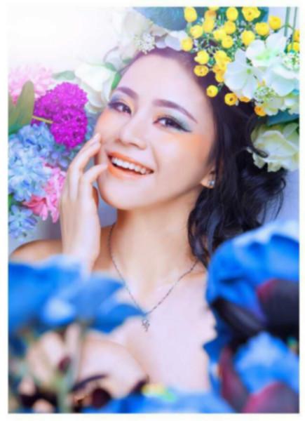 供應(yīng)東莞服裝攝影淘寶網(wǎng)拍畫冊攝影草帽攝影內(nèi)衣攝影個(gè)人寫真攝影