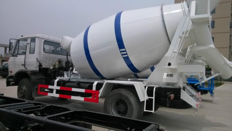 陜汽攪拌車批發(fā)電話，陜汽攪拌車批發(fā)商，陜汽攪拌車廠家直銷