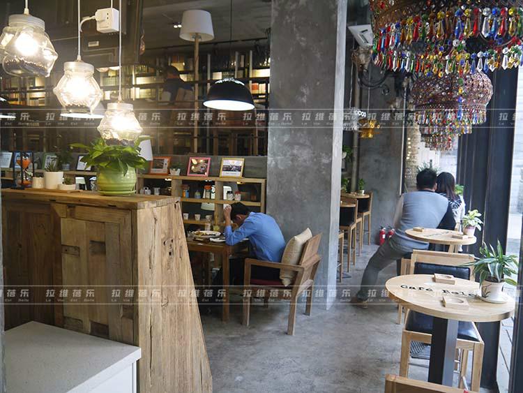 供應(yīng)上海酒吧老木頭椅子廠家定制
