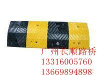 衡水專業(yè)生產(chǎn)橡膠減速壟的廠家圖片