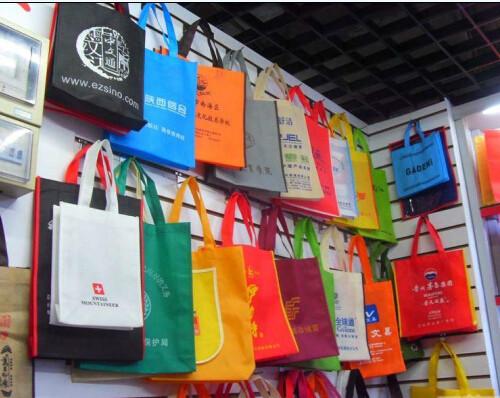 供應(yīng)誰家能做無防布袋子_傳承無紡布袋廠家_河北無紡布袋