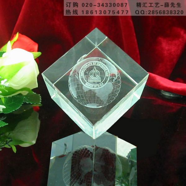 鄭州水晶獎(jiǎng)杯獎(jiǎng)牌批發(fā)廠家，新款情侶禮品采購商機(jī)，水晶內(nèi)雕小禮品價(jià)格