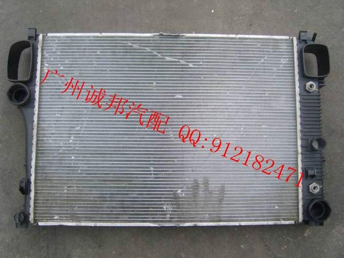 供應(yīng)奔馳S300S350S500水箱原裝拆車件二手件廣州陳田供應(yīng)