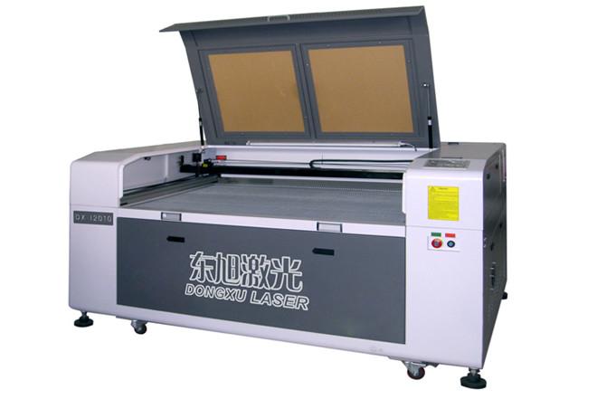 木質(zhì)燈具加工用激光機(jī)圖片