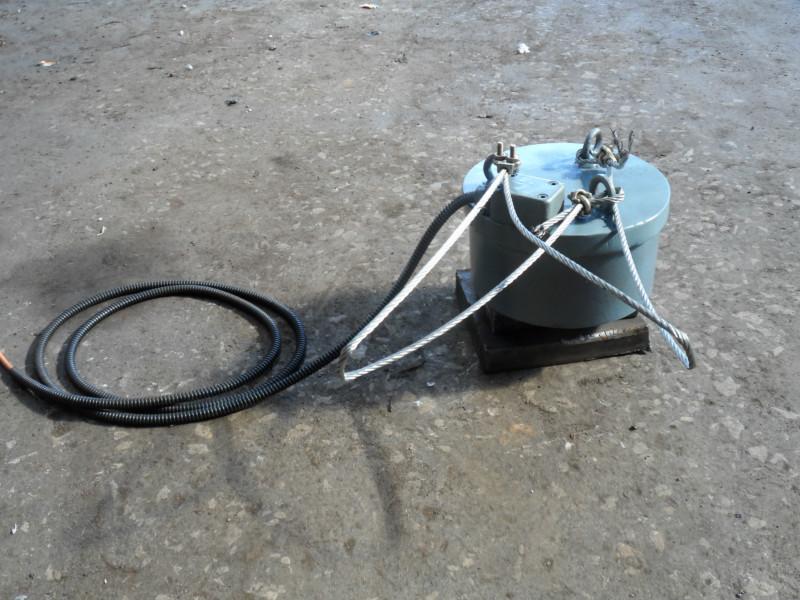 供應吸盤式電磁鐵吸盤，24V吸盤式電磁鐵吸盤，吸盤式電磁鐵吸盤圖片