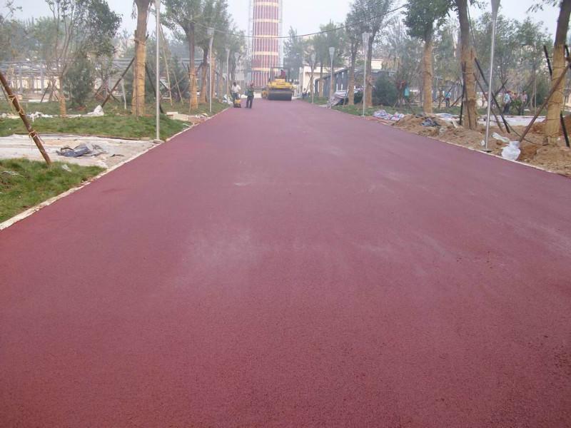 北京市熱拌彩色瀝青和冷鋪彩色瀝青路面有什么差別