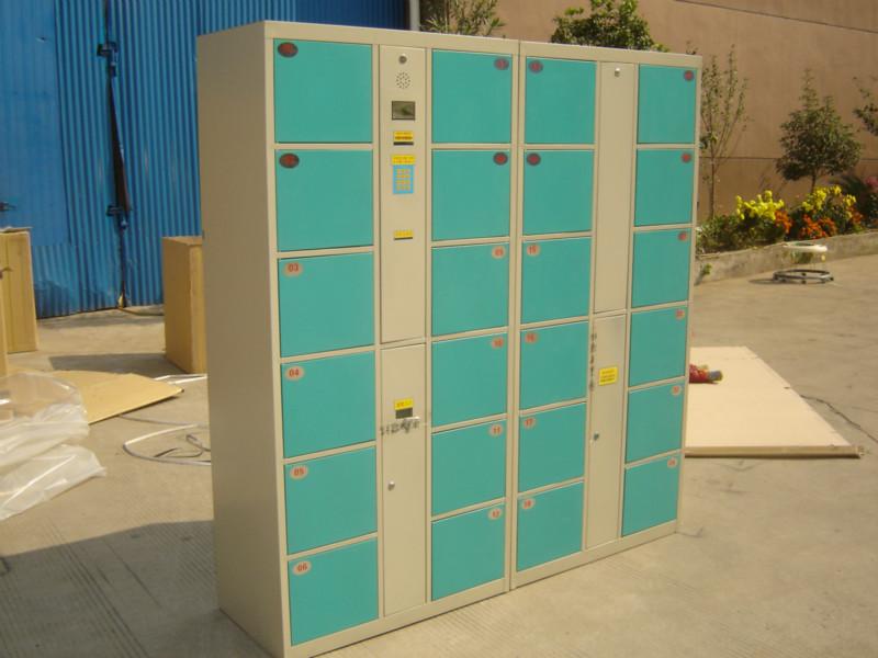 供應(yīng)條形碼24門電子存包柜