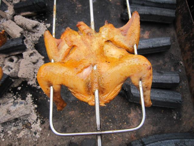 供應東營流動車式搖滾木炭烤雞爐價格