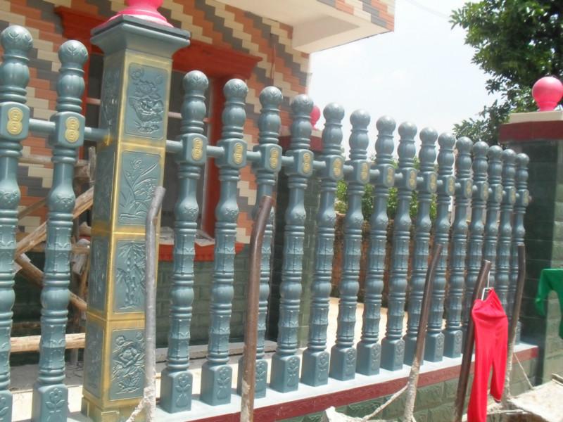 供應(yīng)廣東水泥護欄生產(chǎn)機器，水泥護欄機器是立式的好還是臥式的好