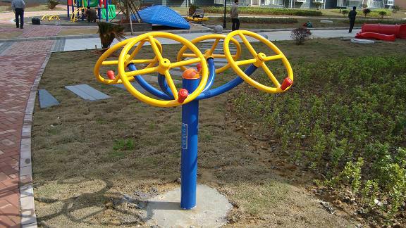 小區(qū)健身器材圖片