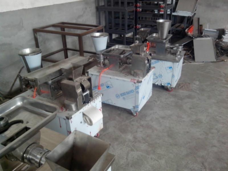 供應(yīng)餃子機(jī)價格