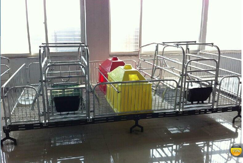 泊頭弘昌供應(yīng)球墨鑄鐵漏糞板，漏糞板規(guī)格，漏糞板圖片，批發(fā)養(yǎng)豬設(shè)備