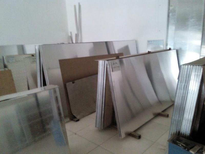 供應(yīng)用于反光標(biāo)牌的鋁板，滑道，鋁板廠家，鋁板批發(fā)，滑道廠家，滑槽，滑槽廠家，