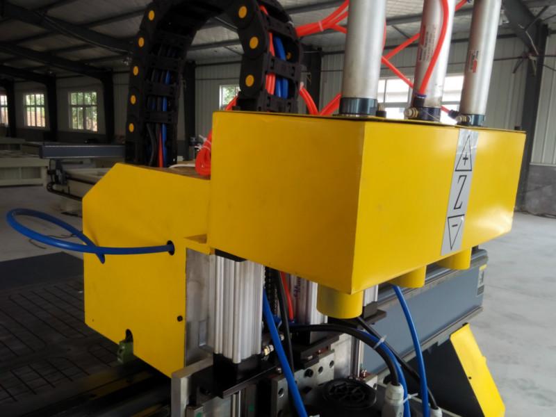 供應(yīng)甘肅品牌方軌雕花機、甘肅品牌方軌雕花機價格