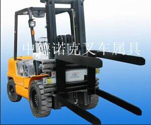 供應(yīng)貨叉式抱夾廠家信息價格叉車抱夾叉車夾抱機(jī)抱車