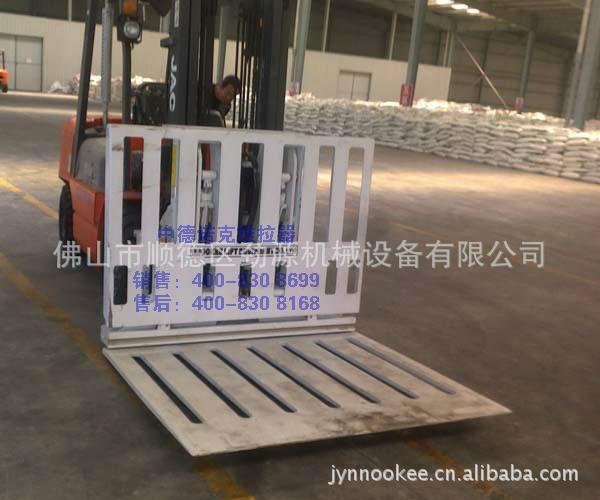 供應(yīng)叉車推拉器推進器夾抱叉車的改裝