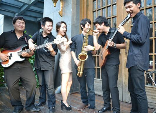 供應(yīng)北京國內(nèi)樂隊(duì)爵士流行演出公司，爵士樂隊(duì)演出多少？