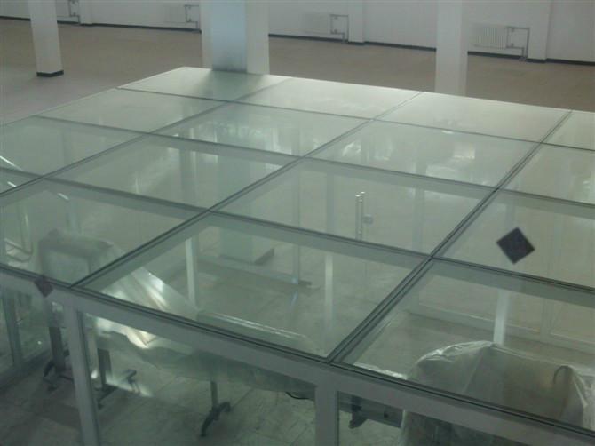 供應(yīng)用于玻璃隔斷的陜西單玻鋼化玻璃隔斷