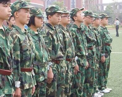 供應(yīng)晉城迷彩服朔州忻州軍訓(xùn)迷彩服批發(fā)
