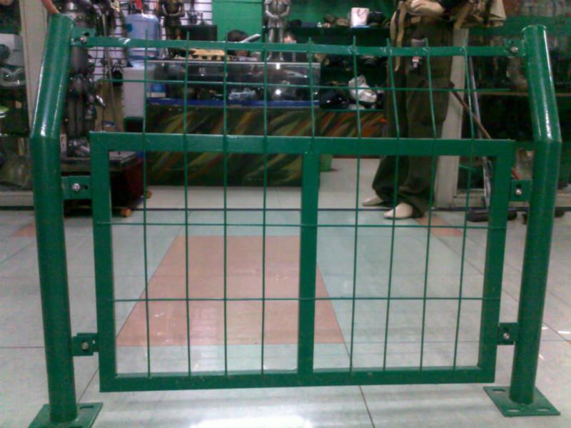 護欄網(wǎng)臨時護欄圖片/護欄網(wǎng)臨時護欄樣板圖 (2)