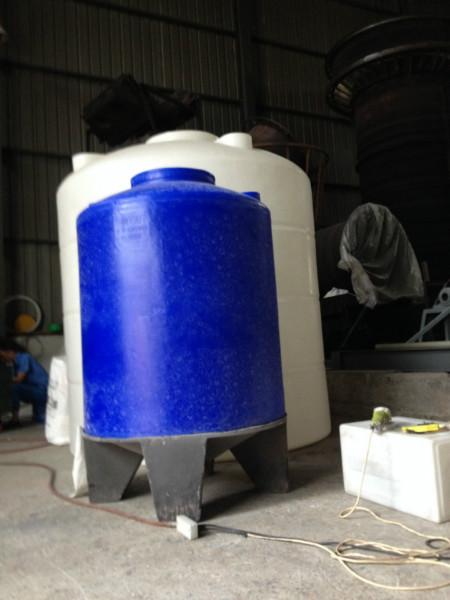 供應(yīng)5000升錐底水箱生產(chǎn)廠家塑料水箱塑料水箱攪拌罐