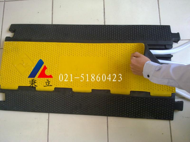 供應(yīng)電纜走線橋橡膠過線板護線橋