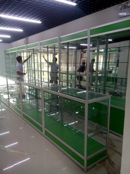 供應(yīng)天津鈦合金貨架 *貨架飾品店展柜定做