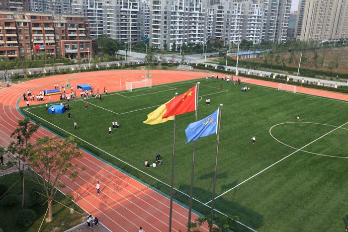 供應(yīng)武漢市橡膠跑道體育場(chǎng)