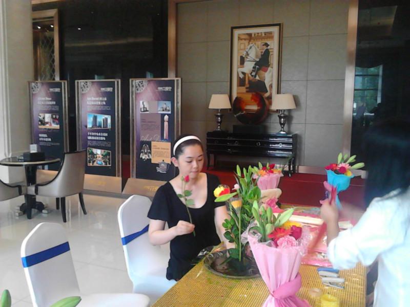 供應插花DIY活動現(xiàn)場