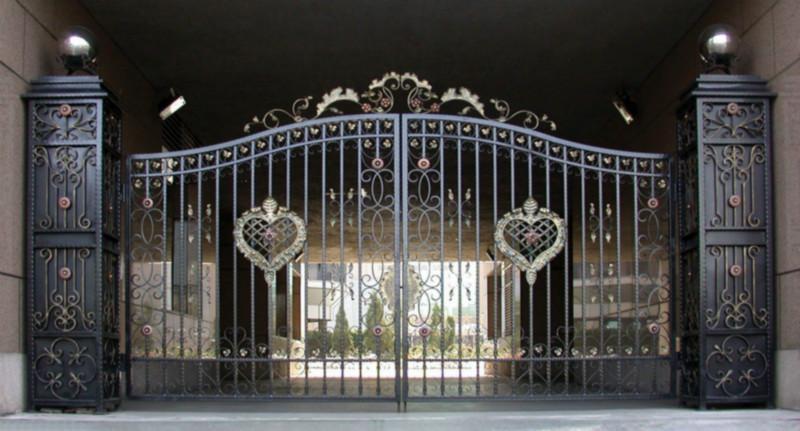 供應(yīng)制作鐵藝大門