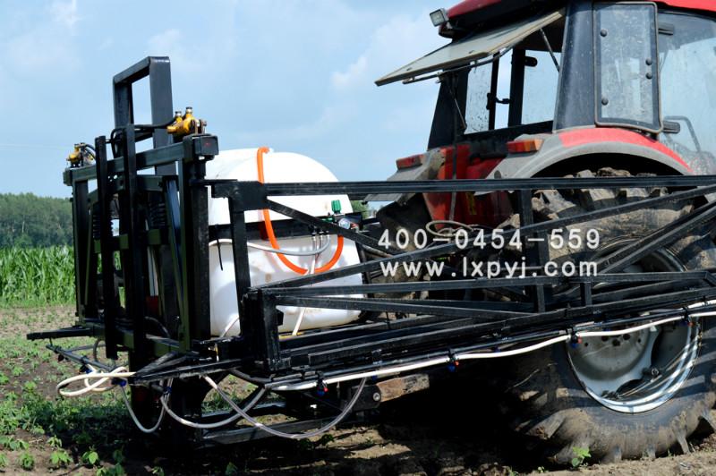 供應(yīng)3WPX-1000型懸掛式噴桿噴霧器