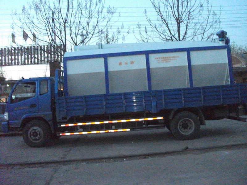 供應(yīng)江蘇*散裝飼料運輸車廠家散裝料車飼料運輸車飼料罐