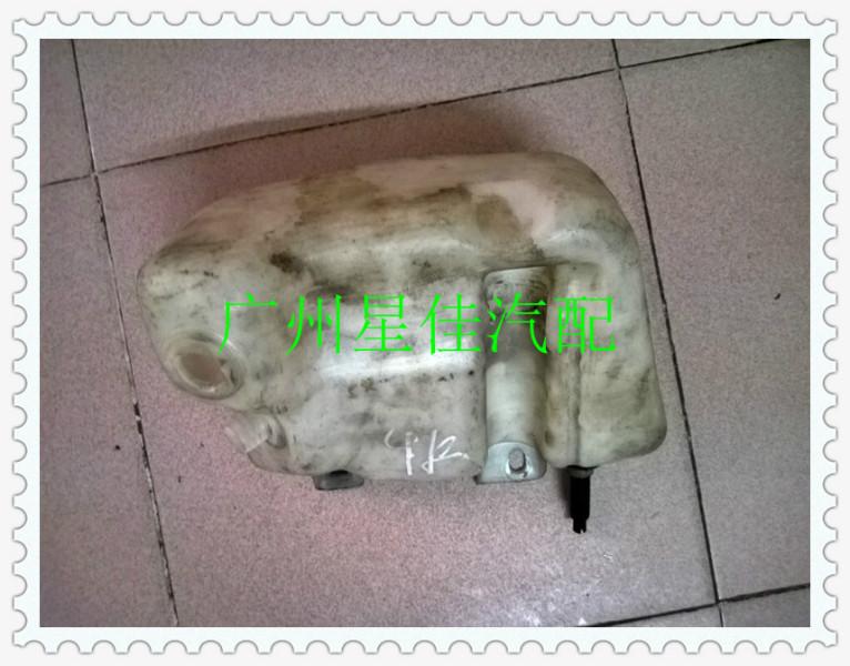 供應(yīng)寶馬E39i噴水壺,520I523I525530540i水壺