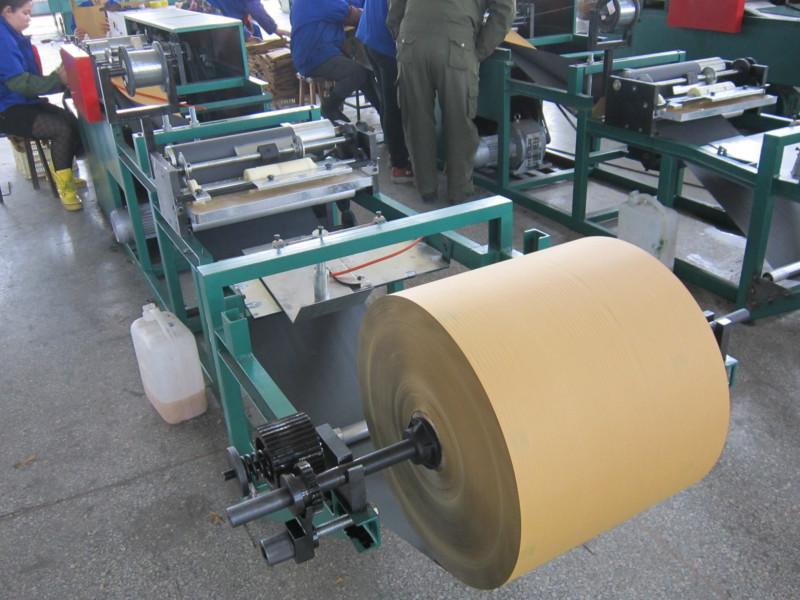 供應(yīng)紅提葡萄果袋機(jī)/巨峰葡萄套袋機(jī)/馬陸葡萄紙袋機(jī)/葡萄套袋成型設(shè)備