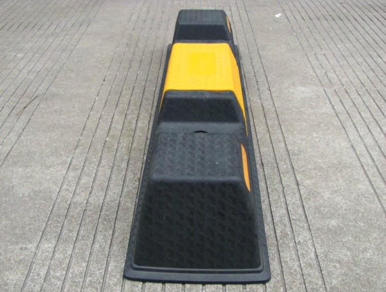 供應(yīng)大型車停車定位塊進(jìn)口*定位器反光片檔車器