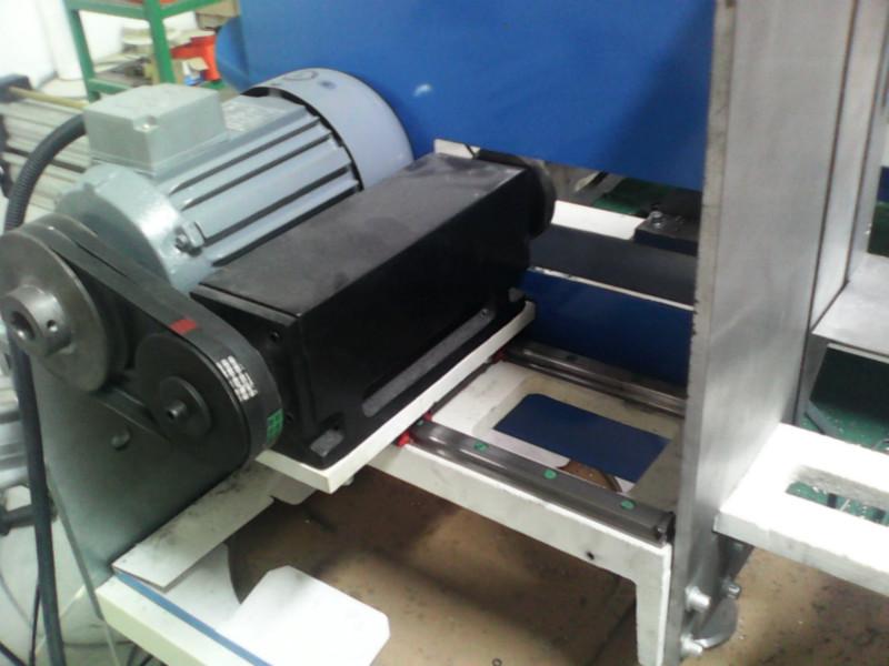 供應(yīng)鋁合金型材直線切割鋸床凱岳鋁門窗設(shè)備