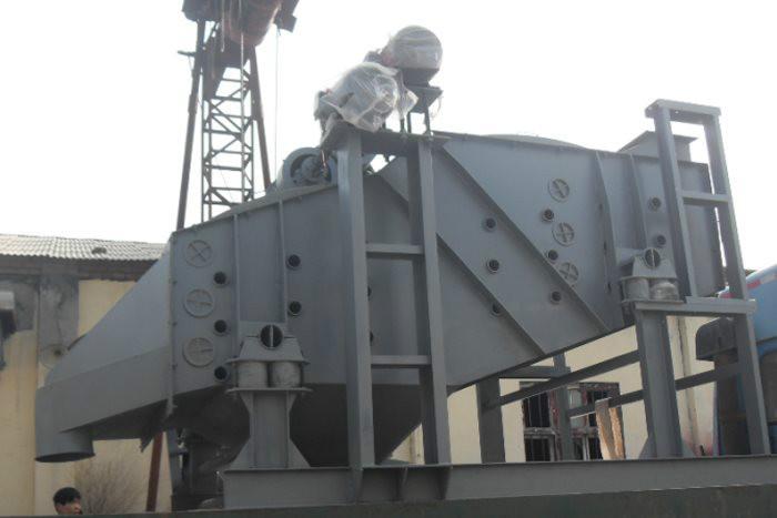 供應(yīng)ZSG系列礦用振動(dòng)篩脫水篩機(jī)械尾礦篩價(jià)格