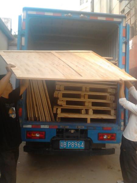 供應(yīng)木箱包裝公司,深圳木箱包裝公司,深圳眾佳木箱包裝公司打包現(xiàn)場(chǎng)圖片