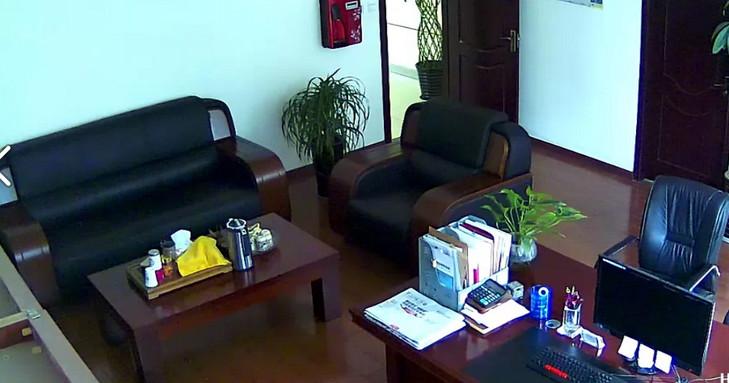 供應(yīng)雙燈夜視50米2000線攝像機(jī) 紅外攝像機(jī) 防水?dāng)z像機(jī)