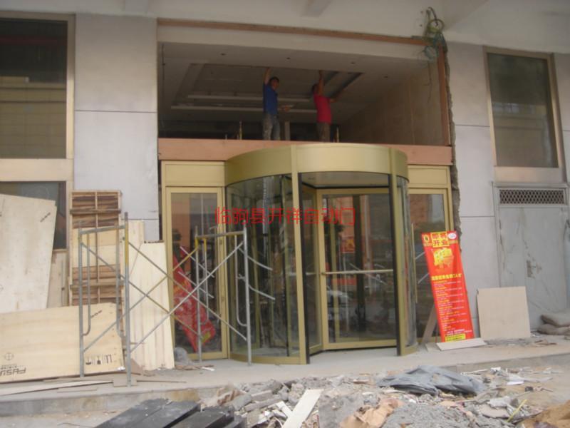 供應(yīng)連云港旋轉(zhuǎn)門仿銅拉絲門肯德基門生產(chǎn)廠家