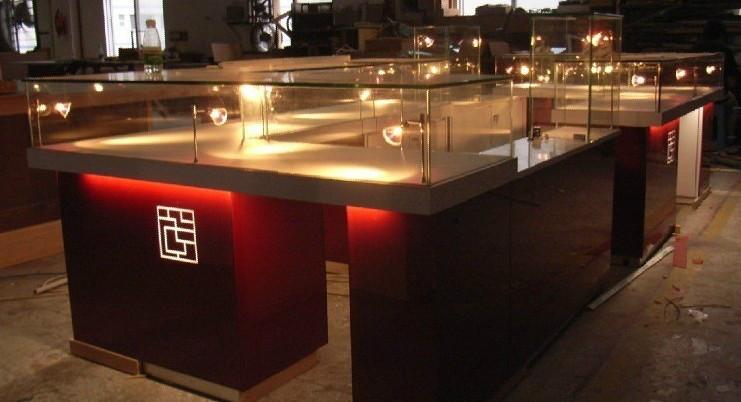 供應(yīng)青島黃金珠寶展柜制作廠家 青島珠寶展柜制作 青島珠寶展柜廠家制作價(jià)格