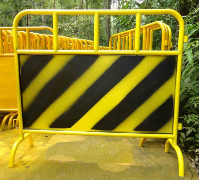 供應(yīng)江門施工鐵馬 江門道路鐵馬 江門交通鐵馬承接工程