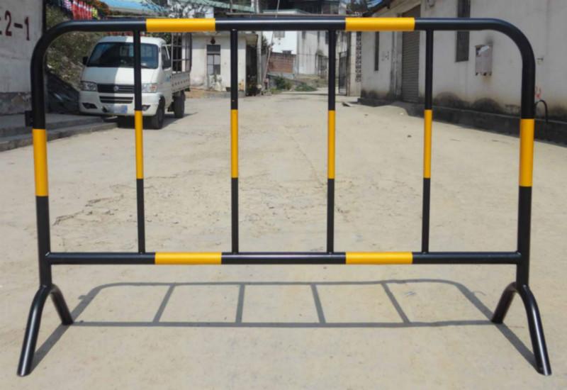 供應(yīng)江門施工鐵馬 江門道路鐵馬 江門交通鐵馬承接工程