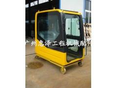 小松PC200-8挖掘機(jī)駕駛室圖片