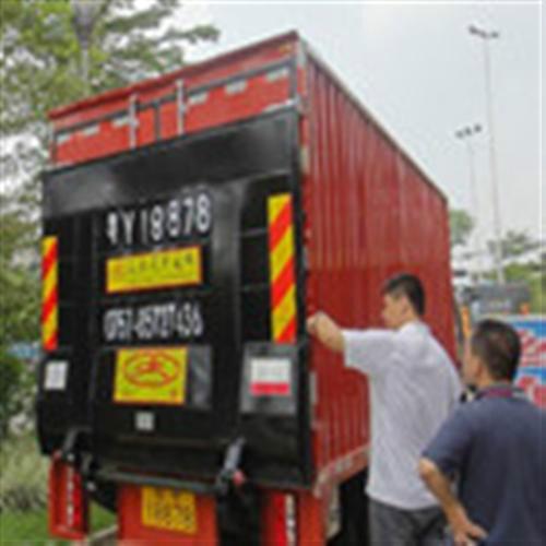 汽車尾板報(bào)價(jià)圖片