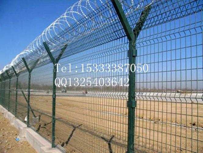 廠家直銷倉庫護欄網(wǎng)，鐵路護欄網(wǎng)