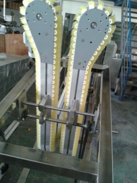 供應柔性夾瓶輸送機