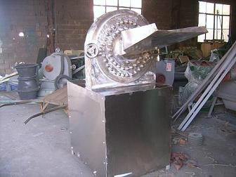 供應(yīng)不銹鋼板栗粉碎機(jī)，齒爪式粉碎機(jī)，渦輪式粉碎機(jī)，誠信不銹鋼粉碎機(jī)