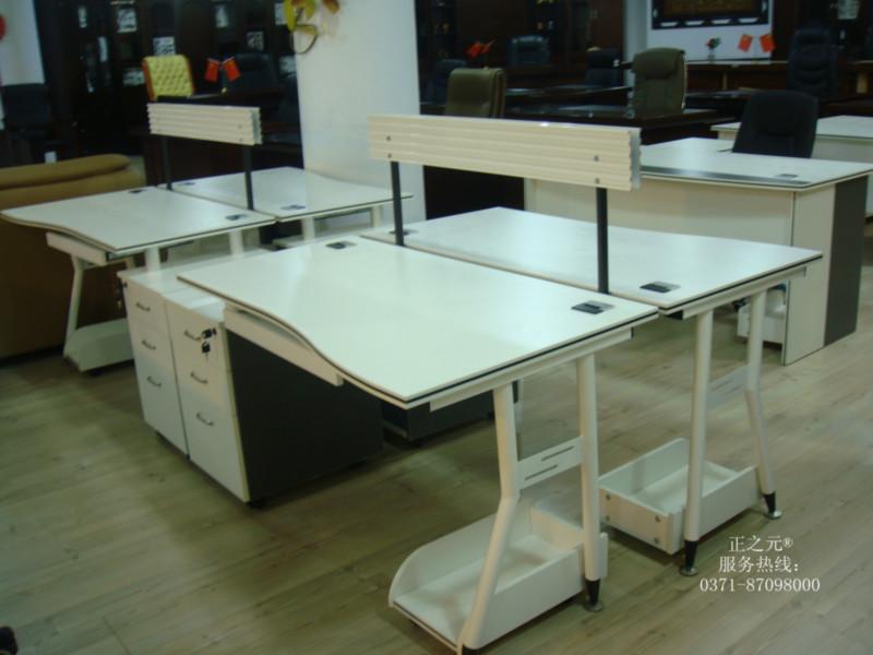 供應(yīng)正之元辦公屏風(fēng)廠家直銷鄭州辦公桌辦公家具批發(fā)